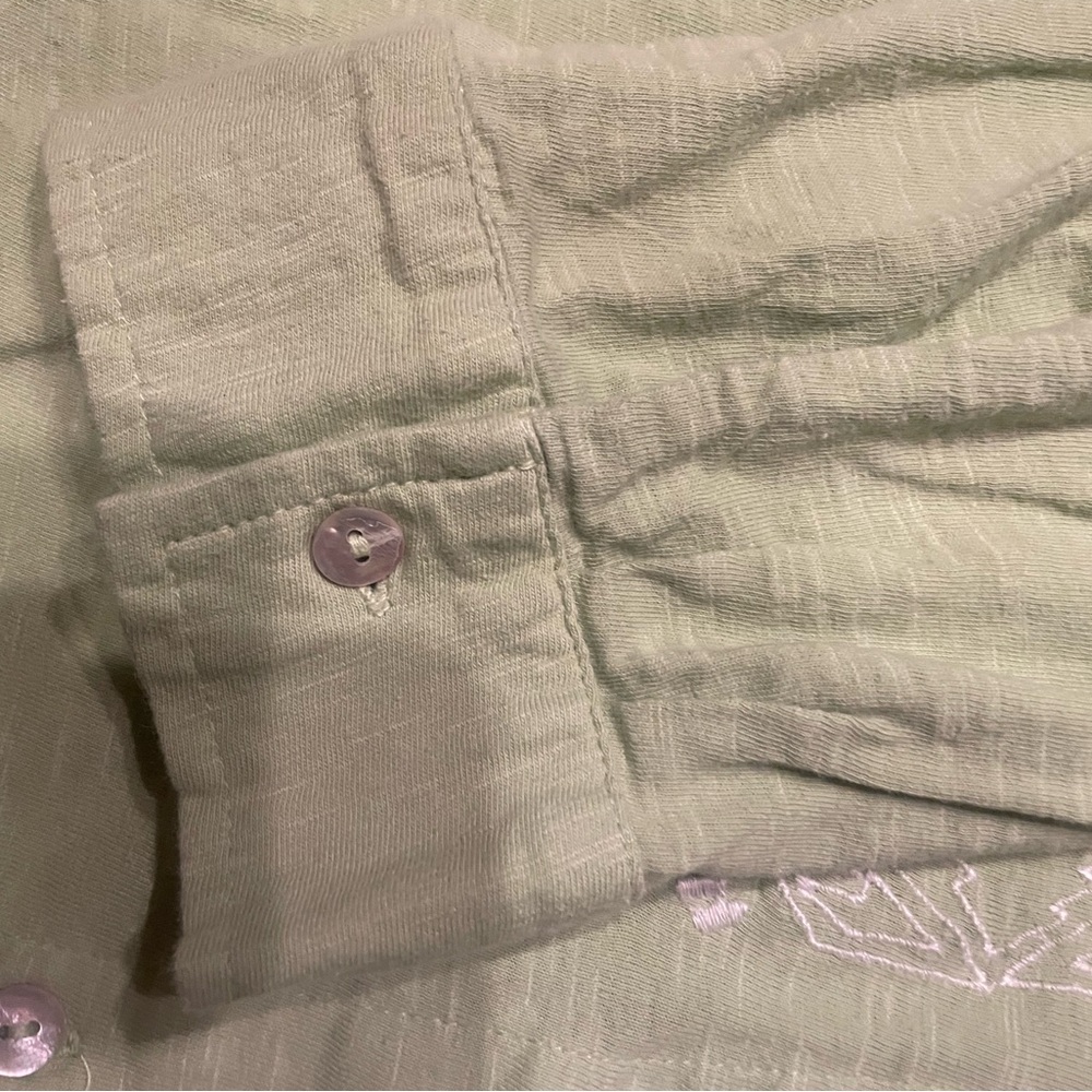 Soft Surroundings Sage Green women’s long sleeve Shirt with White Embroidery - Picture 7 of 8